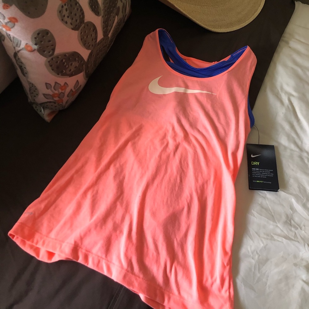 NWT girls Nike top